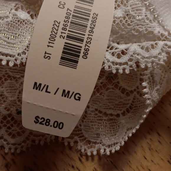 NWT VICTORIA SECRETS WHITE GARTER PANTY SET LARGE - Picture 6 of 8